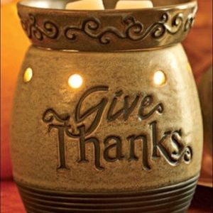 Give Thanks Scentsy Warmer + 2 extra bulbs